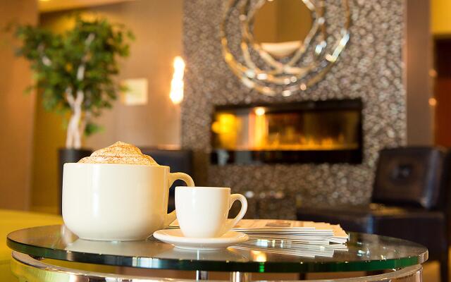Holiday Inn Hotel & Suites Mississauga by IHG