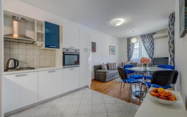LCT Beacfront apartment ZS