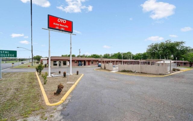 Capital O Hotel Beeville - US 181
