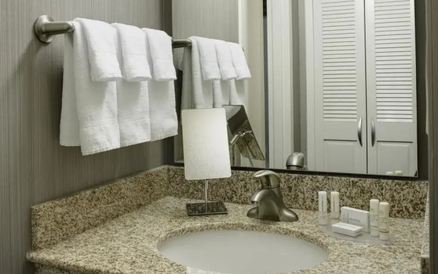 Courtyard by Marriott Milwaukee Brookfield