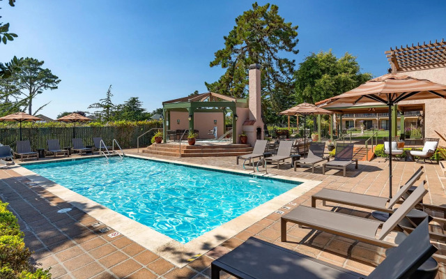 Half Moon Bay Lodge