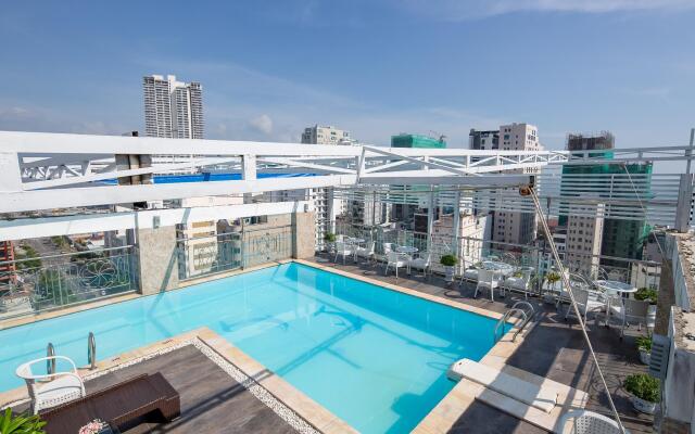 Crystal Hotel Da Nang