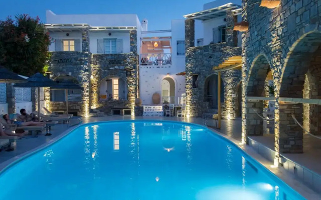 Zefi Hotel & Suites