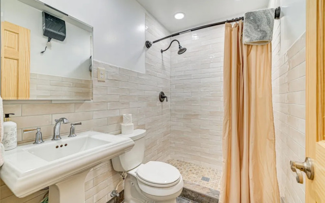 Ski, Hike & Golf: Pet-friendly Windham Retreat