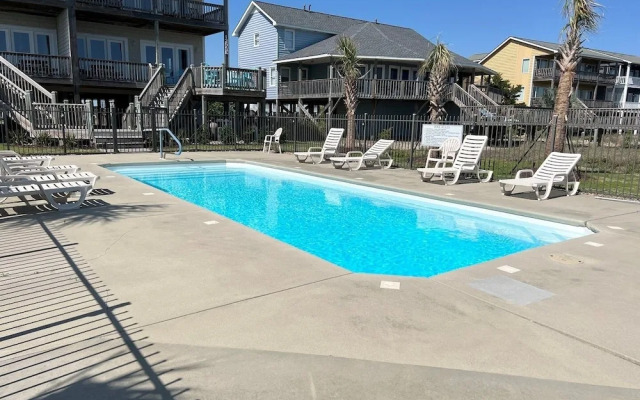 Avalon West- 5 Bedroom Home by RedAwning