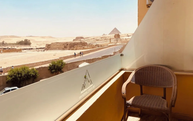 Seven Pyramids Inn