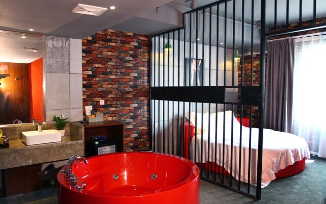 Luoyang Provence Theme Hotel