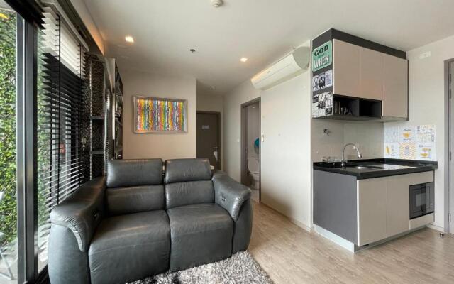 The Base Central Pattaya Deluxe Kingsize