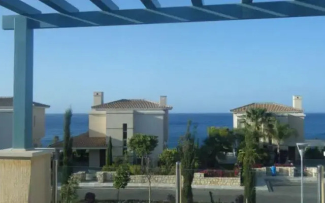 Amorosa Villas