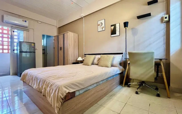 Relax Inn DMK