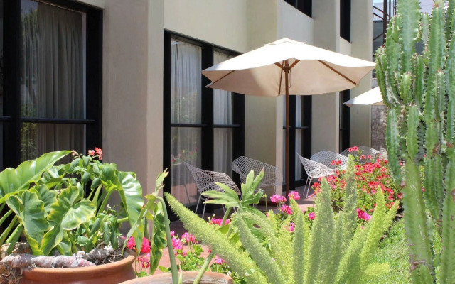 Hotel Holiday Suites