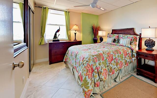 Bayside 2br W/ Pool, Hot Tub & Pier 2 Bedroom Condo