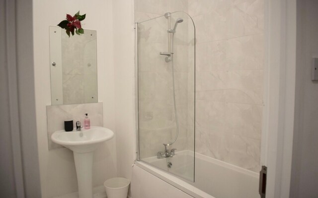 Modern 2 Bedroom Ifsc in Spencer Dock