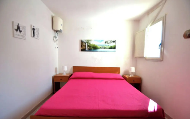 Alba Two-room Air-conditioned Holiday Home for 4 Guests
