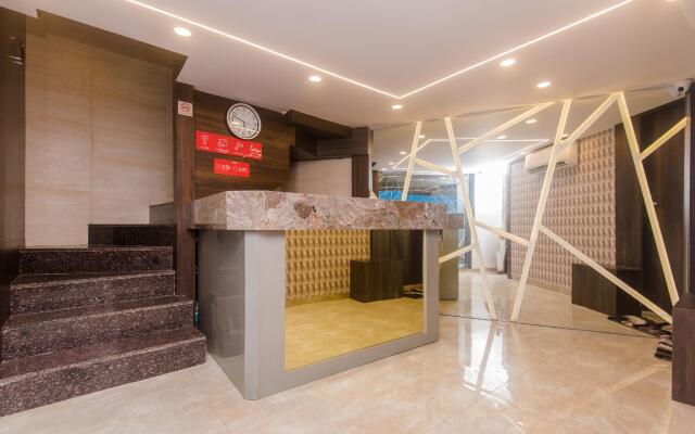 OYO 17322 Hotel Prime Residency