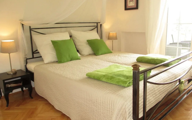 Holiday House with Pool Villa Seabird
