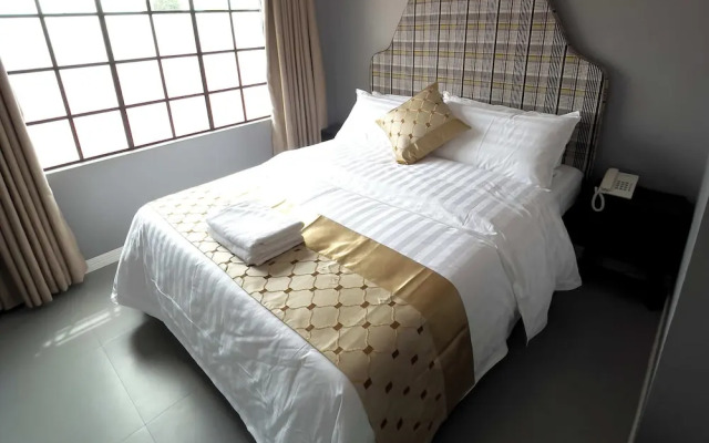 B Hotels Angeles City