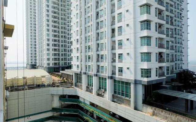 Sea View Studio Apartment at Green Bay Pluit