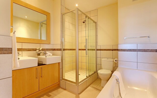 Manhattan Suites 703