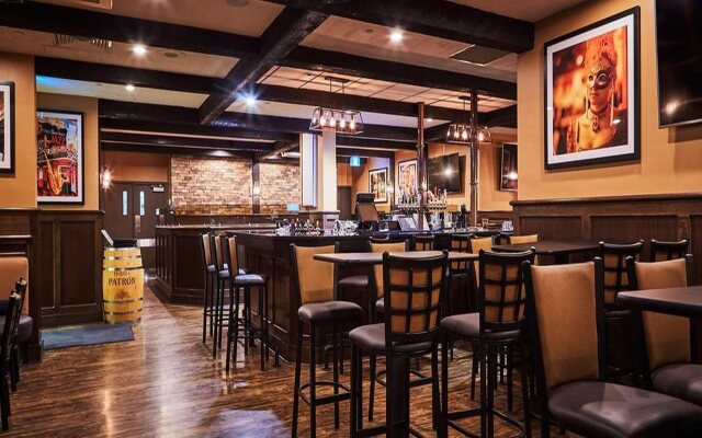 Cartier Place Suite Hotel