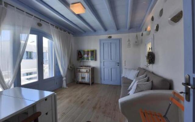 Ivi Mykonean Suites