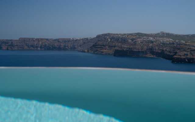 Αkrorama Villa and Suites Santorini