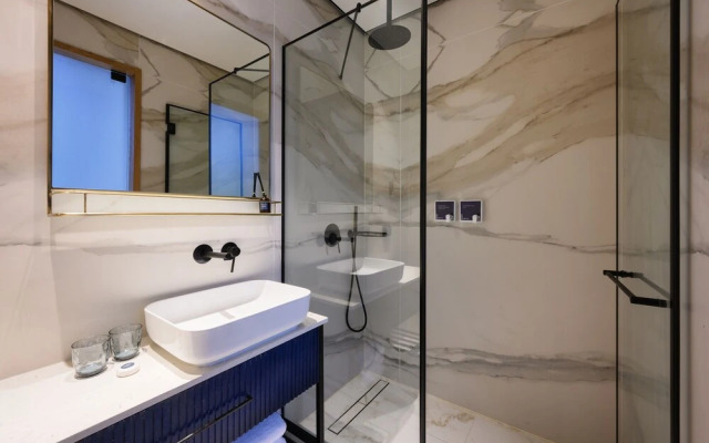 Alberto by Isrotel Design