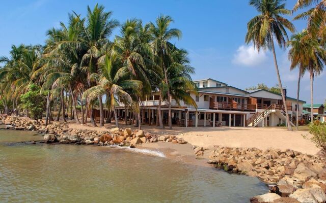 Pelican Beach Resort