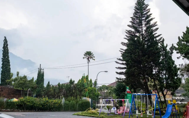 Three Eight Front One Boutique Batu