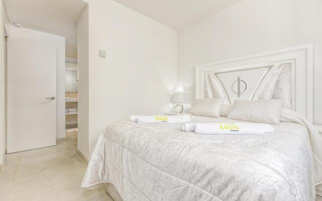 Ivy in Fuengirola with 2 bedrooms and 2 bathrooms