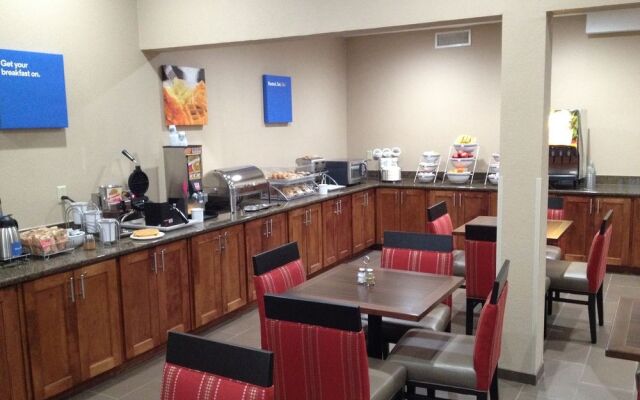 Holiday Inn Express Junction City