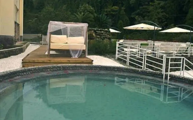 Pengzhou Anlan Holiday Manor
