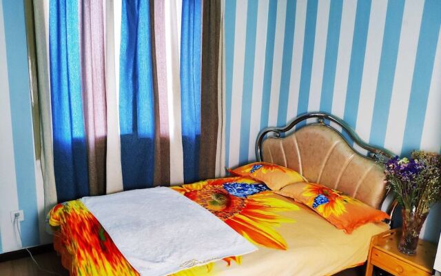 Kunming Harbor Home Hostel