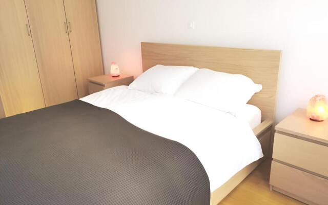 Izzy - 5 min walk from the main square