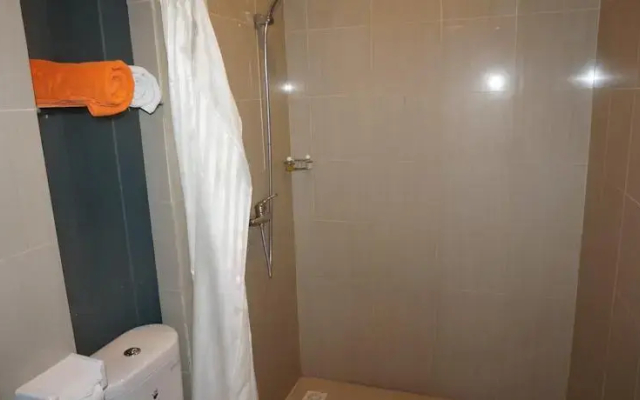 Ekon Hotel