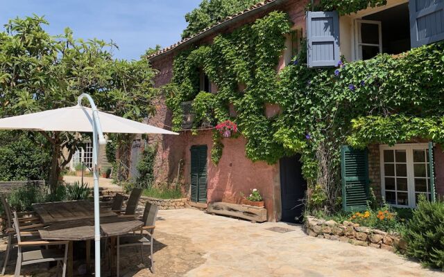 Beautiful Rustic Farmhouse Apartment With Pool