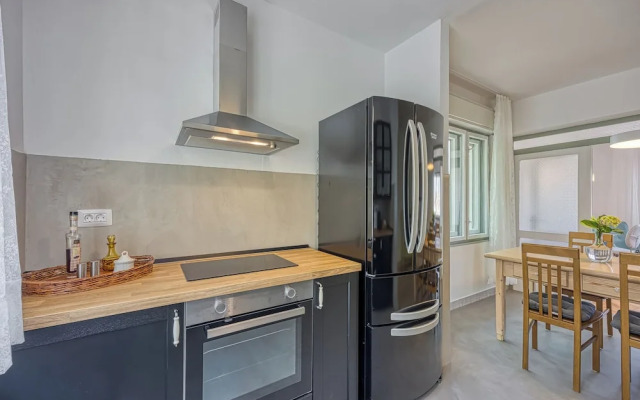 Enolabee Harbour View Apartment