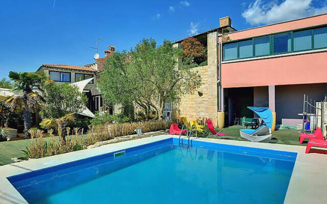 5-room House 300 M2 On 3 Levels - Inh 26452