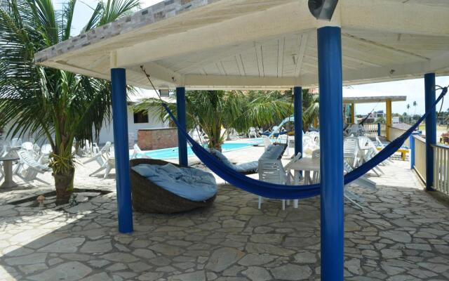Jacuma's Lodge Hotel