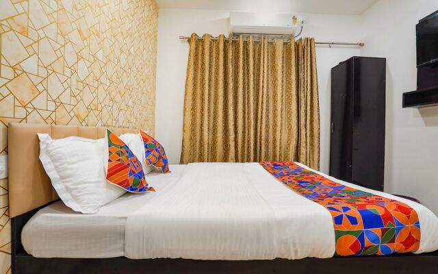 Fabhotel Paramount