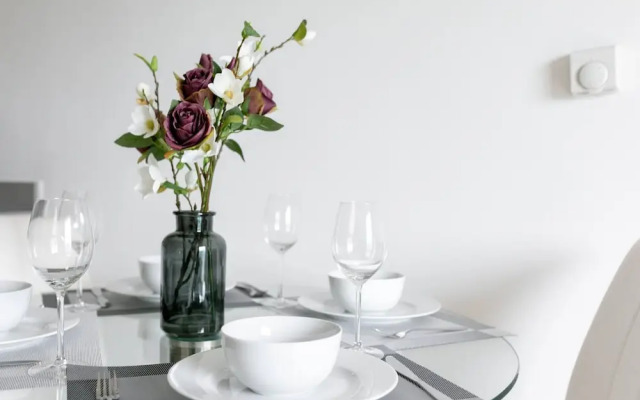 Skyvillion 2bed Enfield Flat W Balcony - Parking