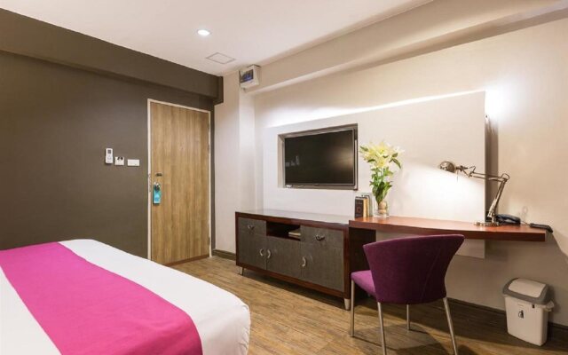 Ratchada Point Hotel