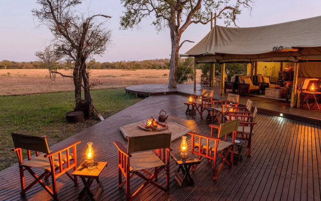 Rhino Walking Safaris