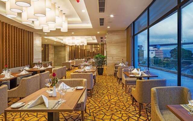 Wyndham Legend Halong Hotel