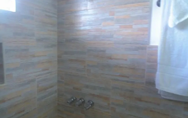 Kenwood Villas & Suites