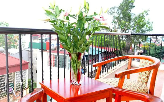 Sunflower Hotel & Travel