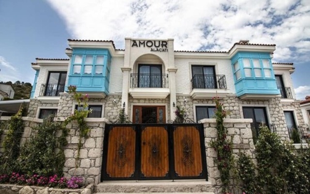 Amour Alacati Butik Otel