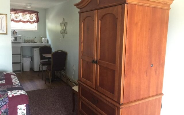 Crosswinds Motel & Cottages