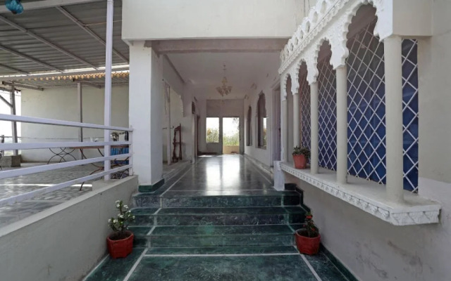 OYO 10206 Home Modern Stay near Fateh Sagar
