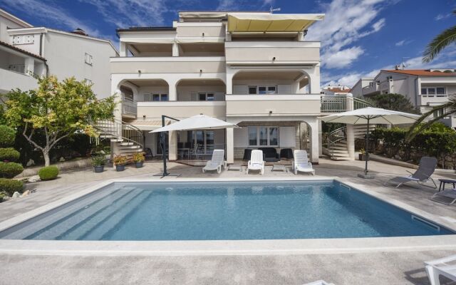 Pool Apartments Tolo